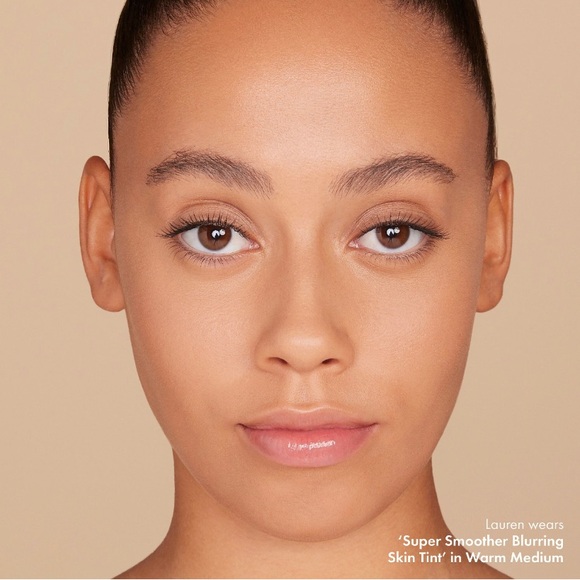 Iconic London super smoother blurring skin tint - Picture 5 of 7